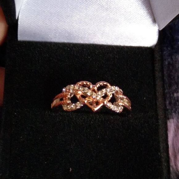 ROSE GOLD AUSTRIAN CRYSTALS RING - Picture 8 of 8